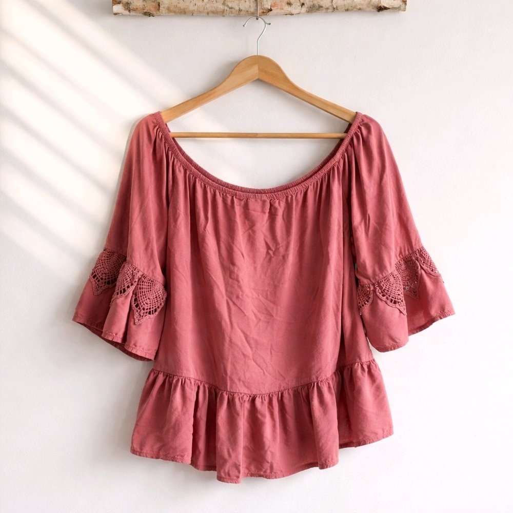 Soho Jeans Off-Shoulder Top Size L